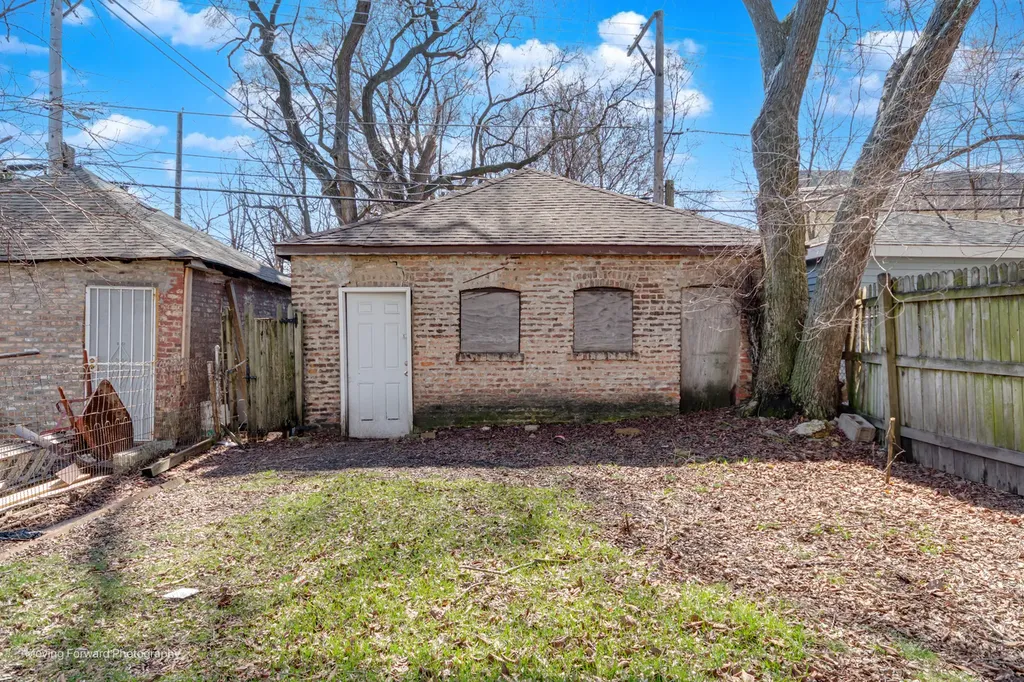 2711 East 93rd Street Chicago IL 60617