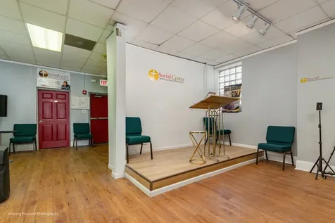 2711 East 93rd Street Chicago IL 60617