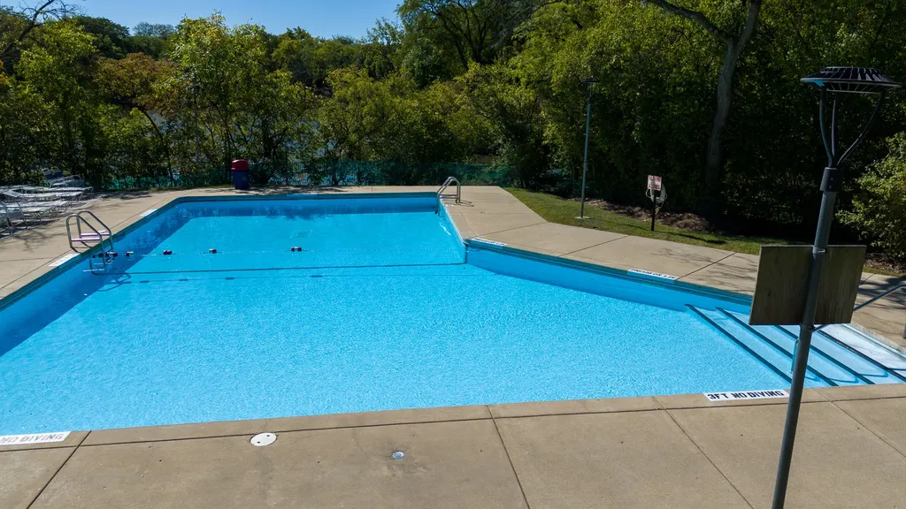 1833 Four Lakes Avenue Lisle IL 60532