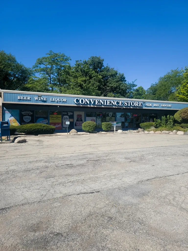 1833 Four Lakes Avenue Lisle IL 60532