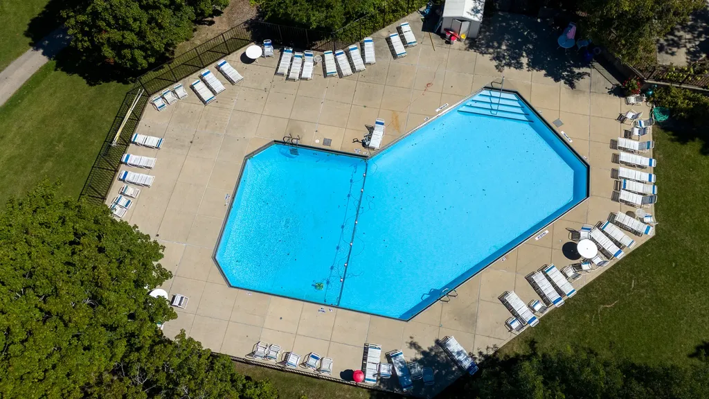 1833 Four Lakes Avenue Lisle IL 60532