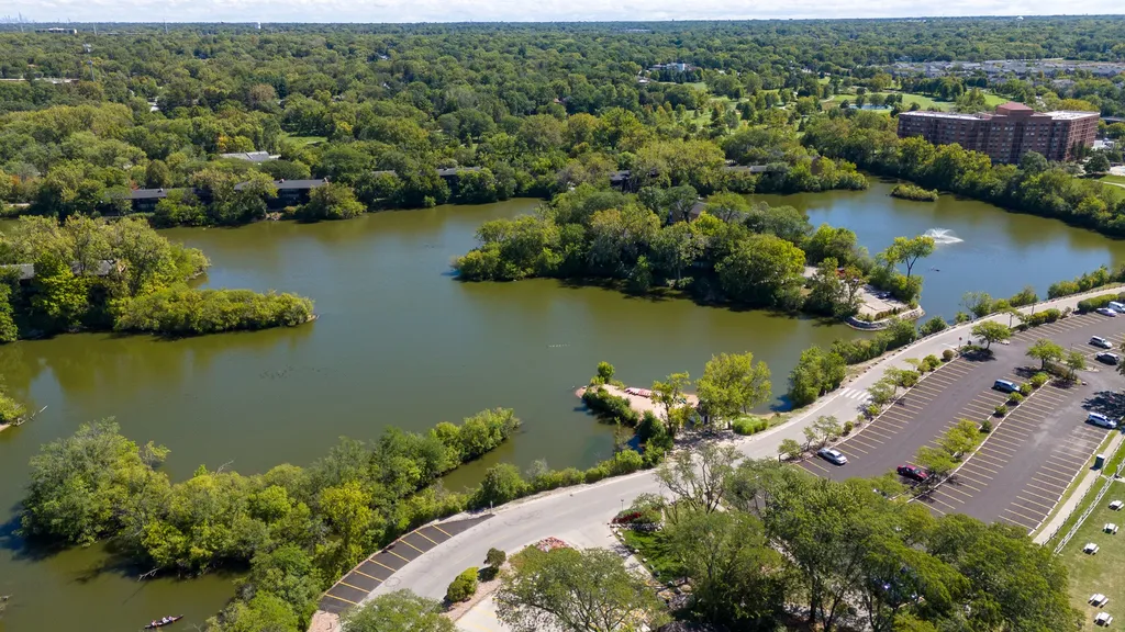 1833 Four Lakes Avenue Lisle IL 60532