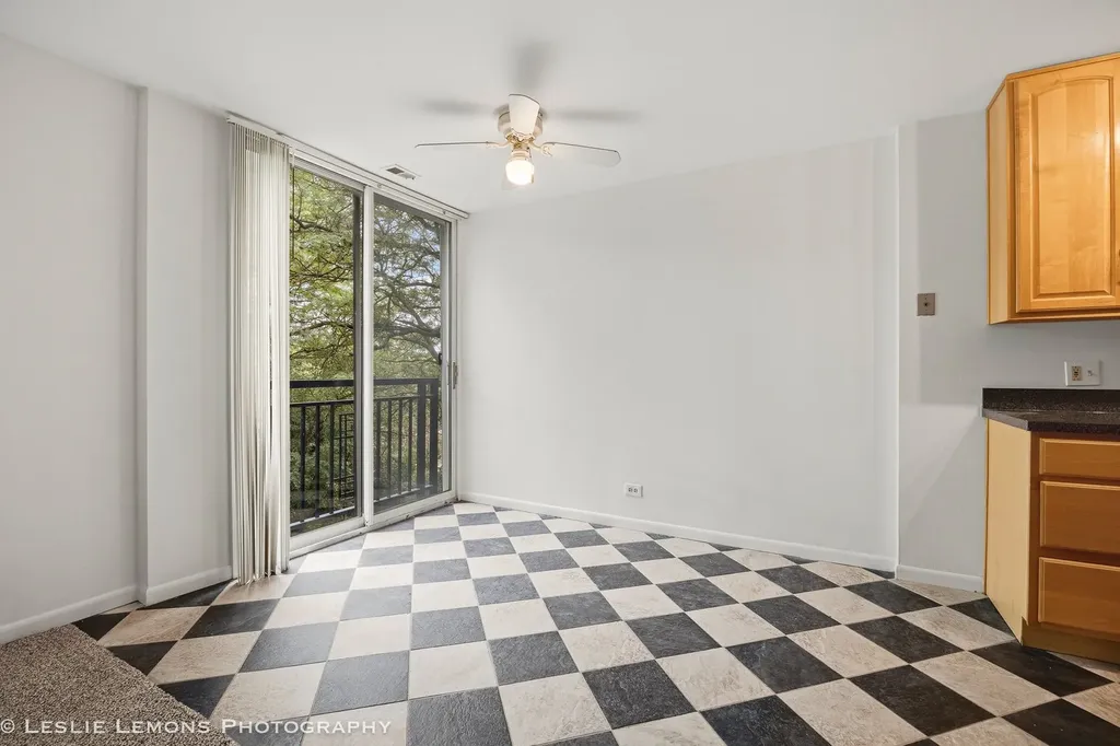 1833 Four Lakes Avenue Lisle IL 60532