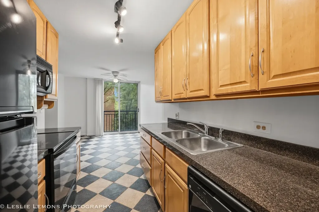 1833 Four Lakes Avenue Lisle IL 60532