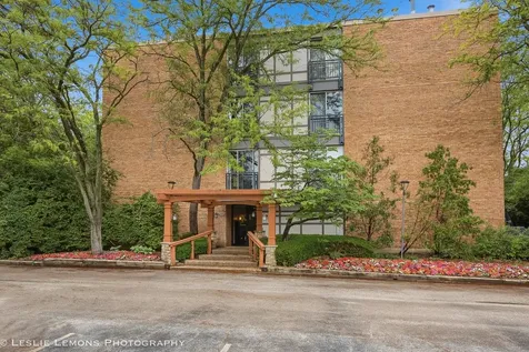 1833 Four Lakes Avenue Lisle IL 60532