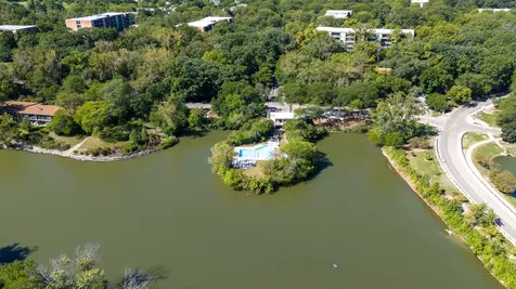 1833 Four Lakes Avenue Lisle IL 60532