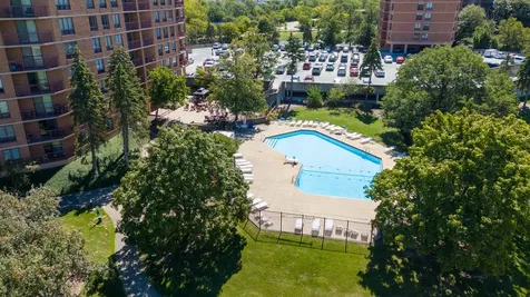 1833 Four Lakes Avenue Lisle IL 60532
