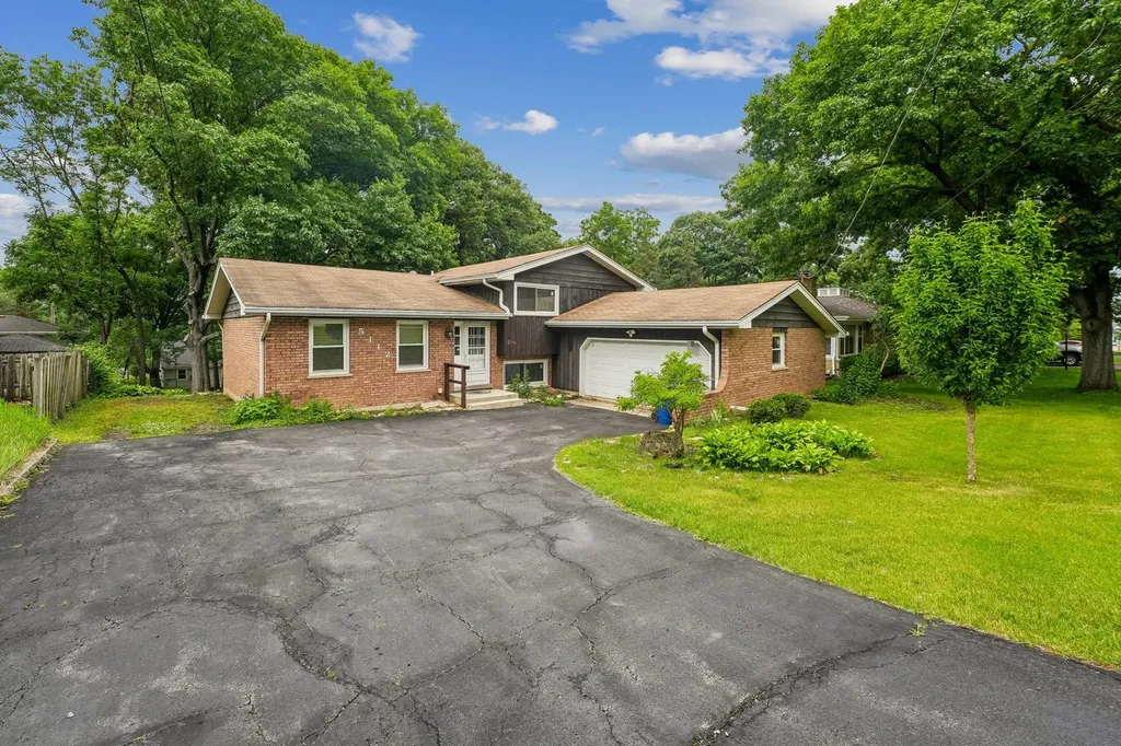 5112 Main Street Lisle IL 60532