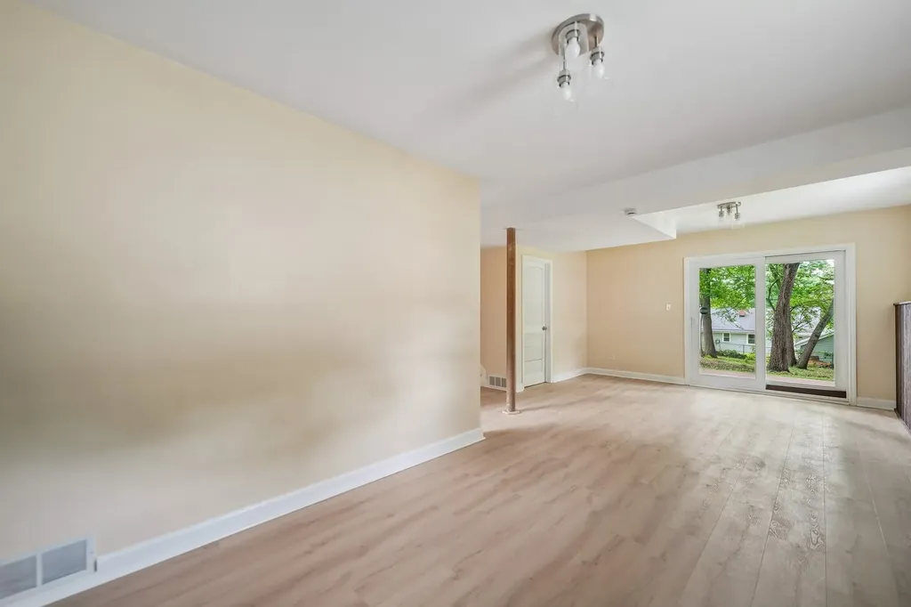 5112 Main Street Lisle IL 60532