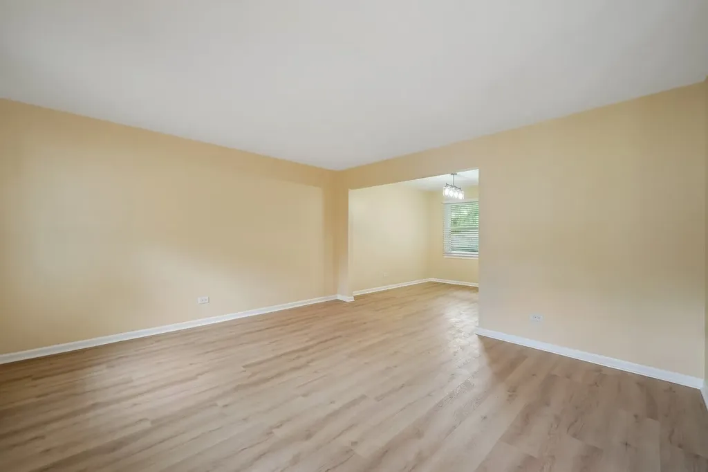 5112 Main Street Lisle IL 60532