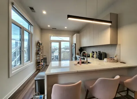 1348 West Roscoe Street Chicago IL 60657