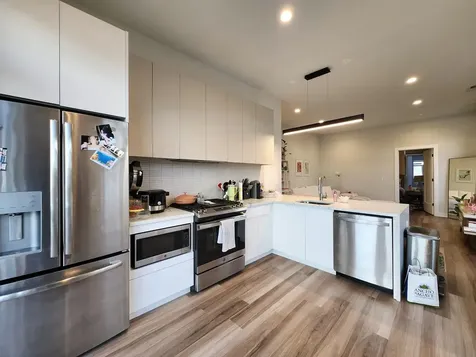 1348 West Roscoe Street Chicago IL 60657