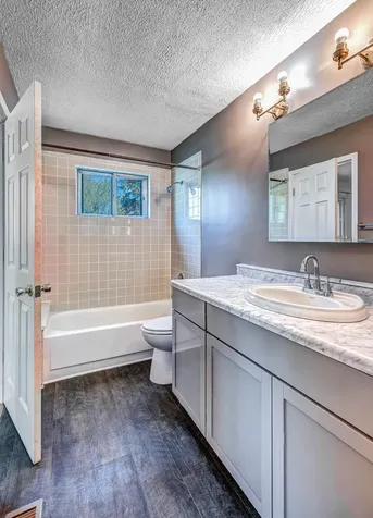 200 Hampdon Court Bolingbrook IL 60440