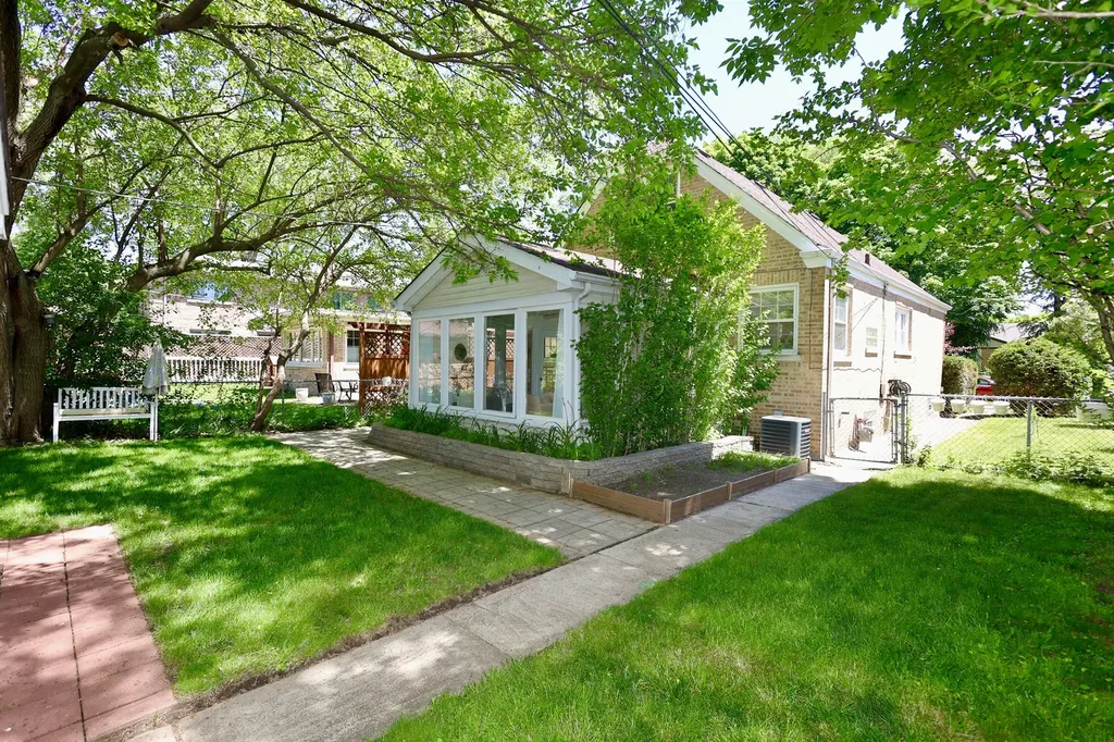 8144 Keystone Avenue Skokie IL 60076