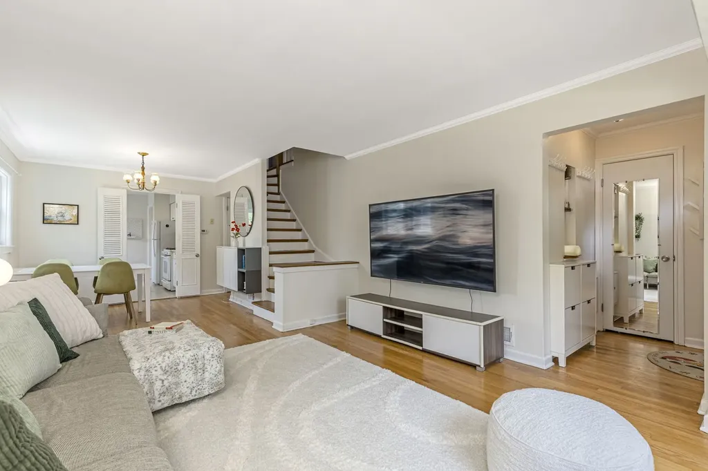 8144 Keystone Avenue Skokie IL 60076