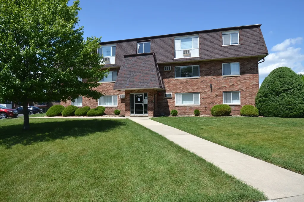 7100 Laverne Lane Tinley Park IL 60477