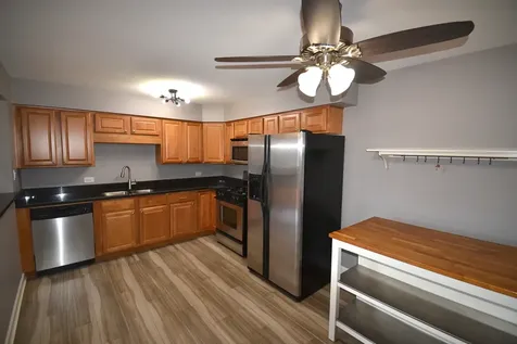 7100 Laverne Lane Tinley Park IL 60477