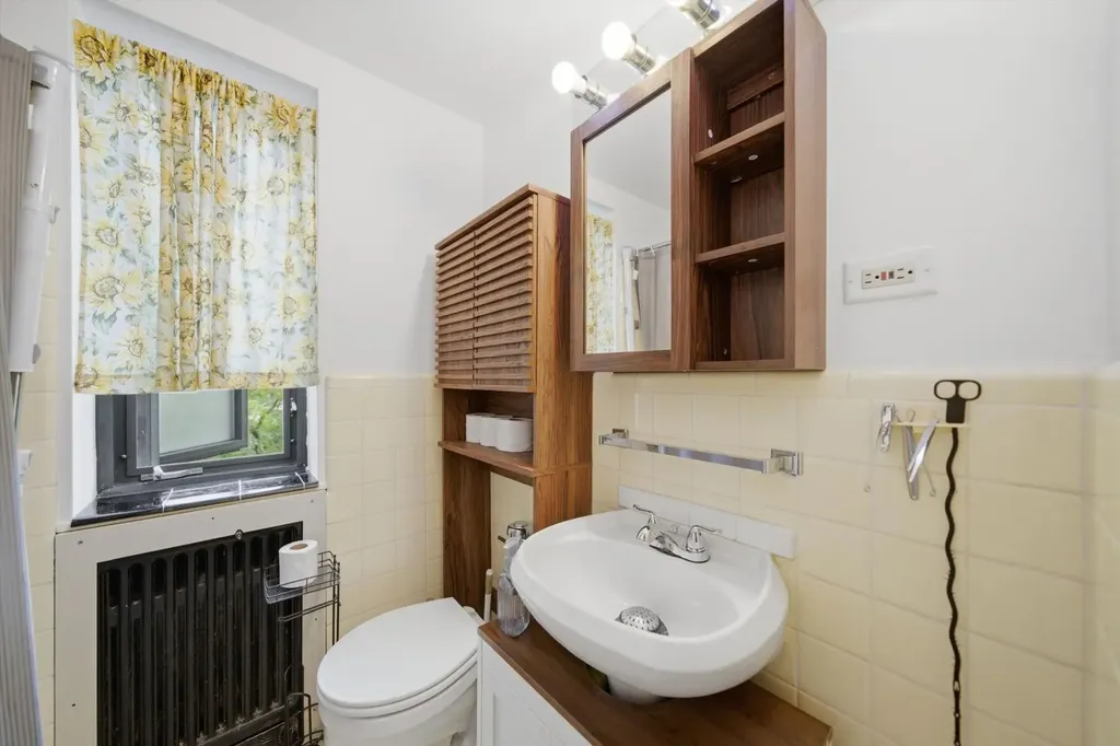 5044 North Marine Drive Chicago IL 60640