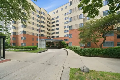 5044 North Marine Drive Chicago IL 60640