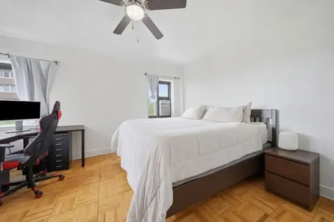 5044 North Marine Drive Chicago IL 60640