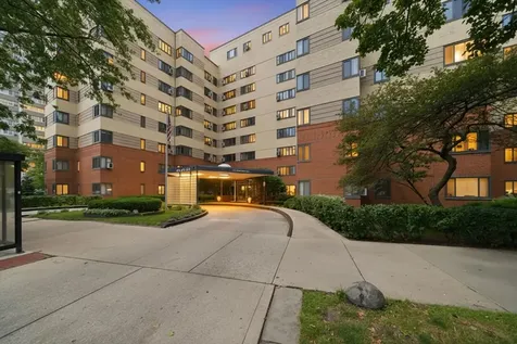 5044 North Marine Drive Chicago IL 60640
