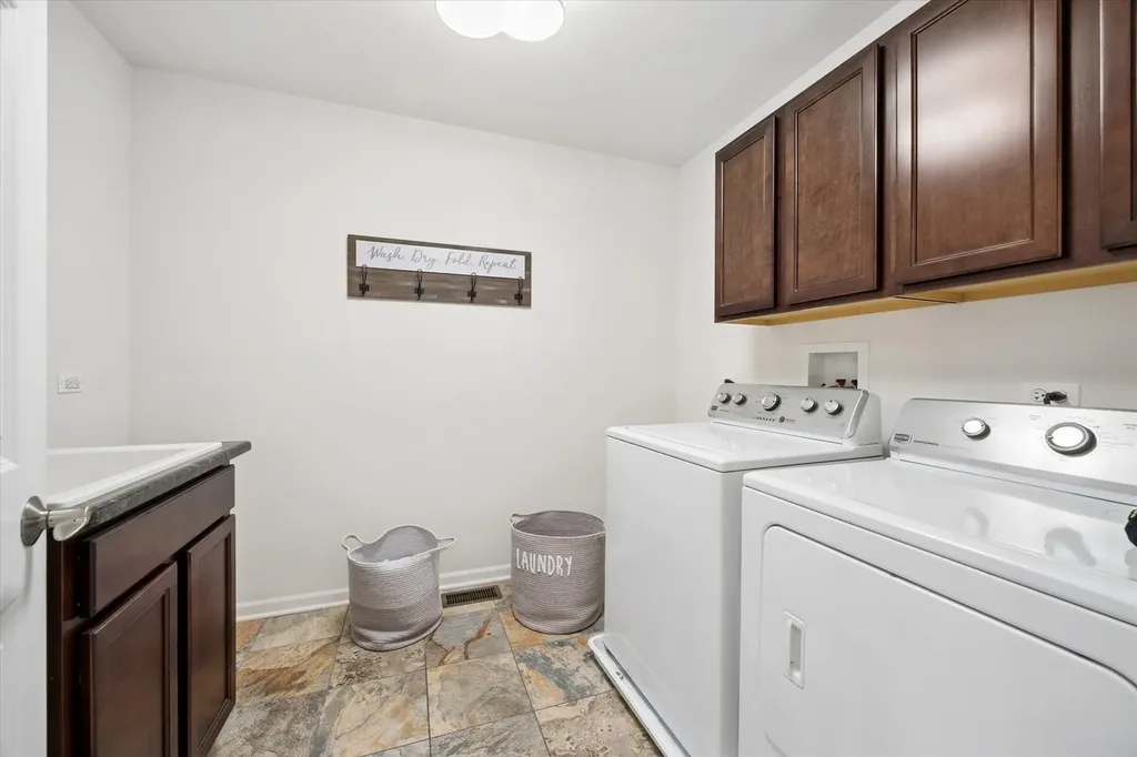1047 Hickory Drive Western Springs IL 60558
