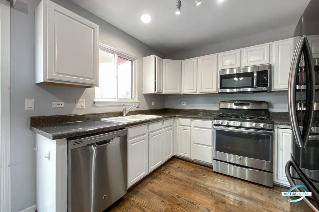 3270 Hopewell Drive Aurora IL 60504
