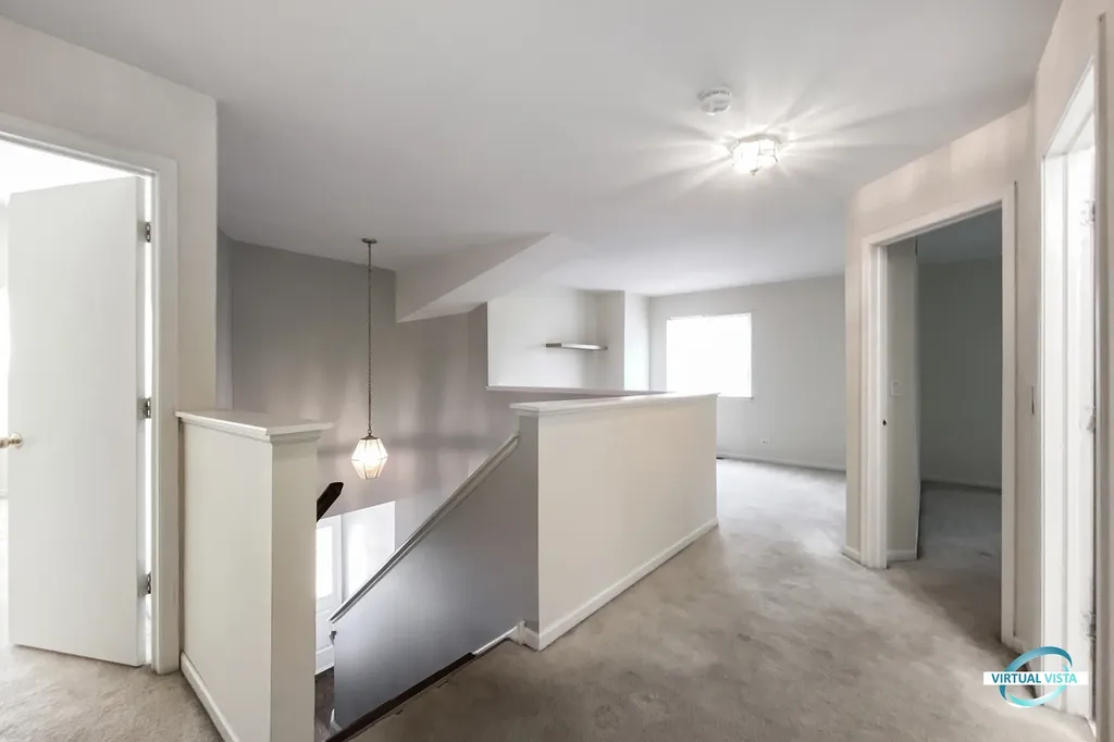 3270 Hopewell Drive Aurora IL 60504