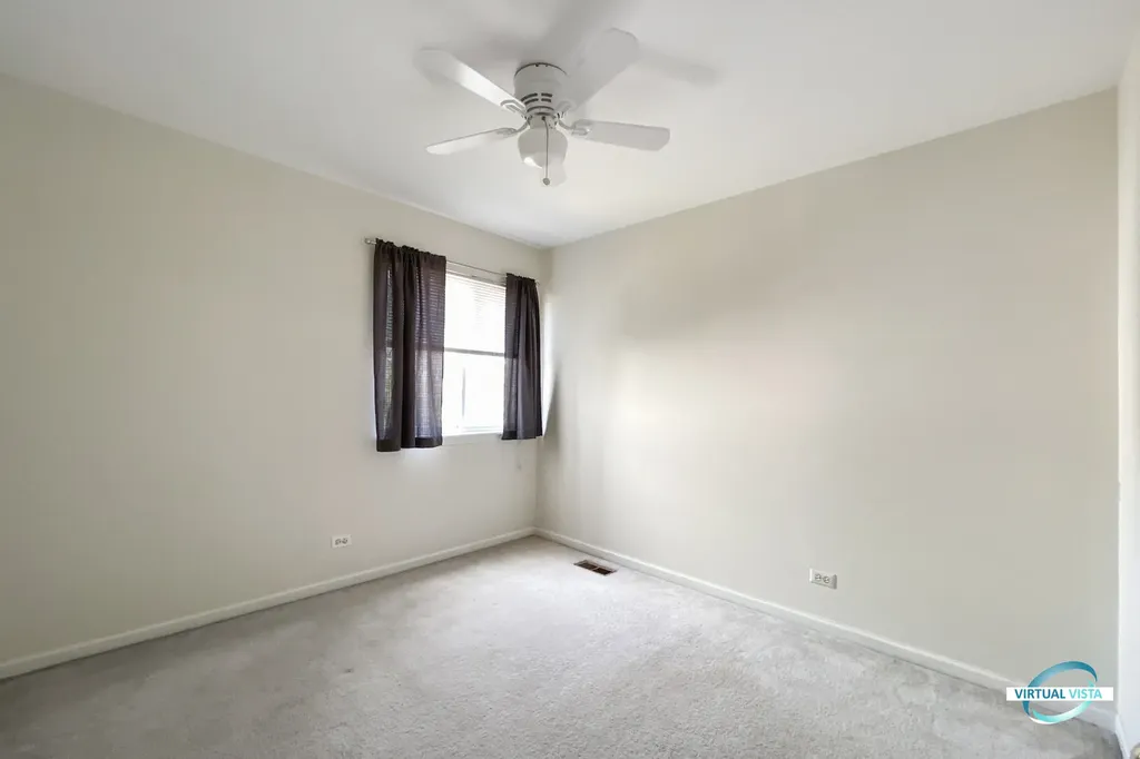 3270 Hopewell Drive Aurora IL 60504