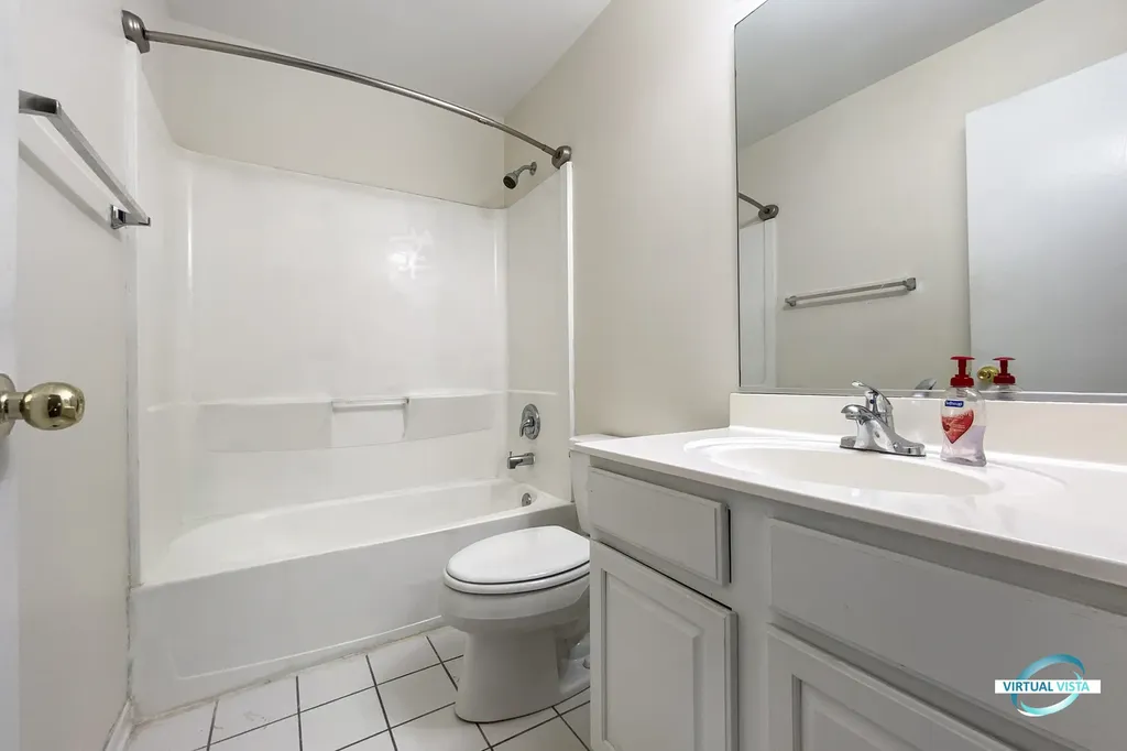 3270 Hopewell Drive Aurora IL 60504