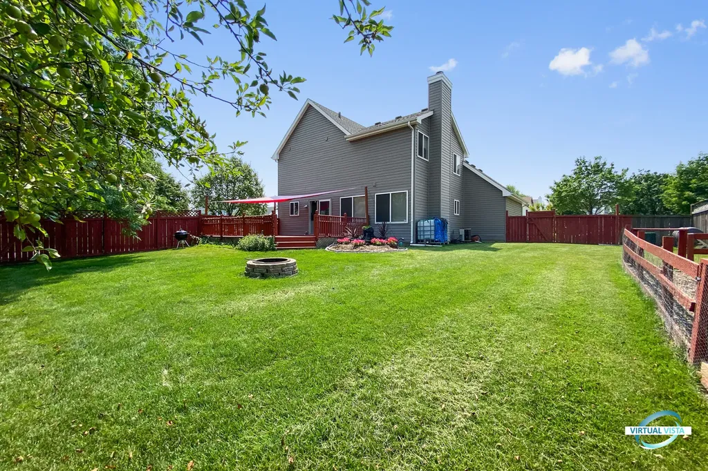 3270 Hopewell Drive Aurora IL 60504