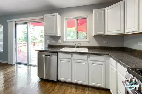 3270 Hopewell Drive Aurora IL 60504