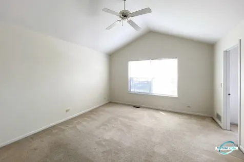 3270 Hopewell Drive Aurora IL 60504