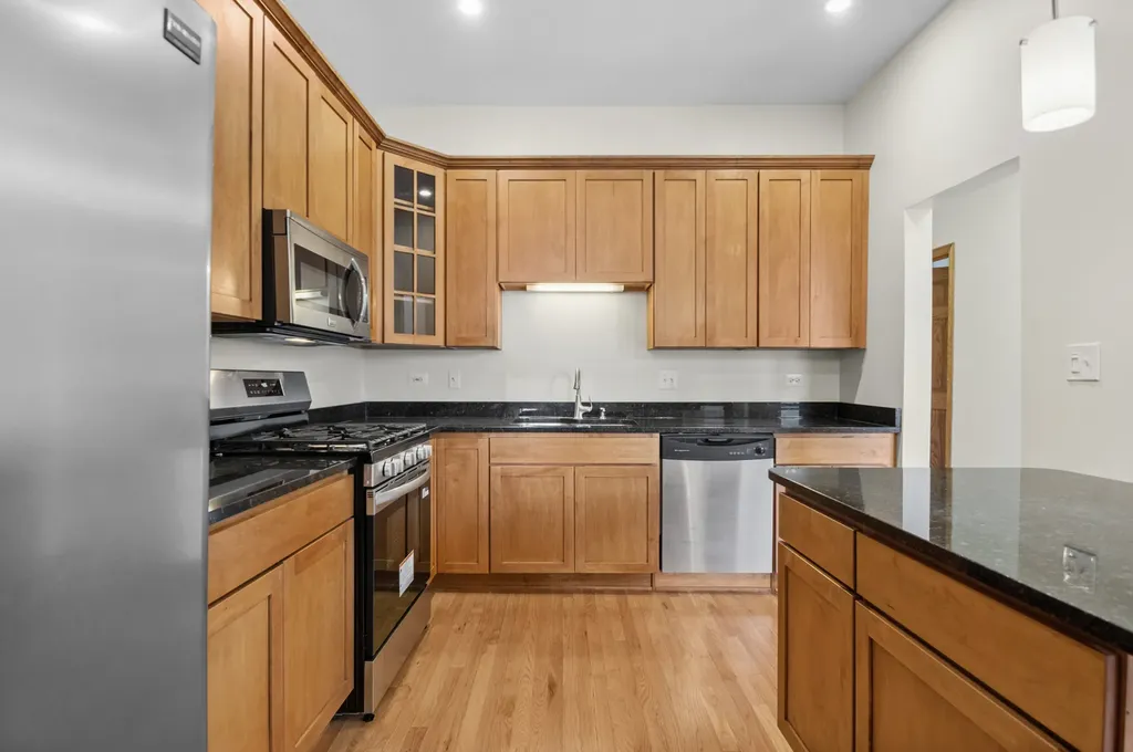 6137 South Kimbark Avenue Chicago IL 60637