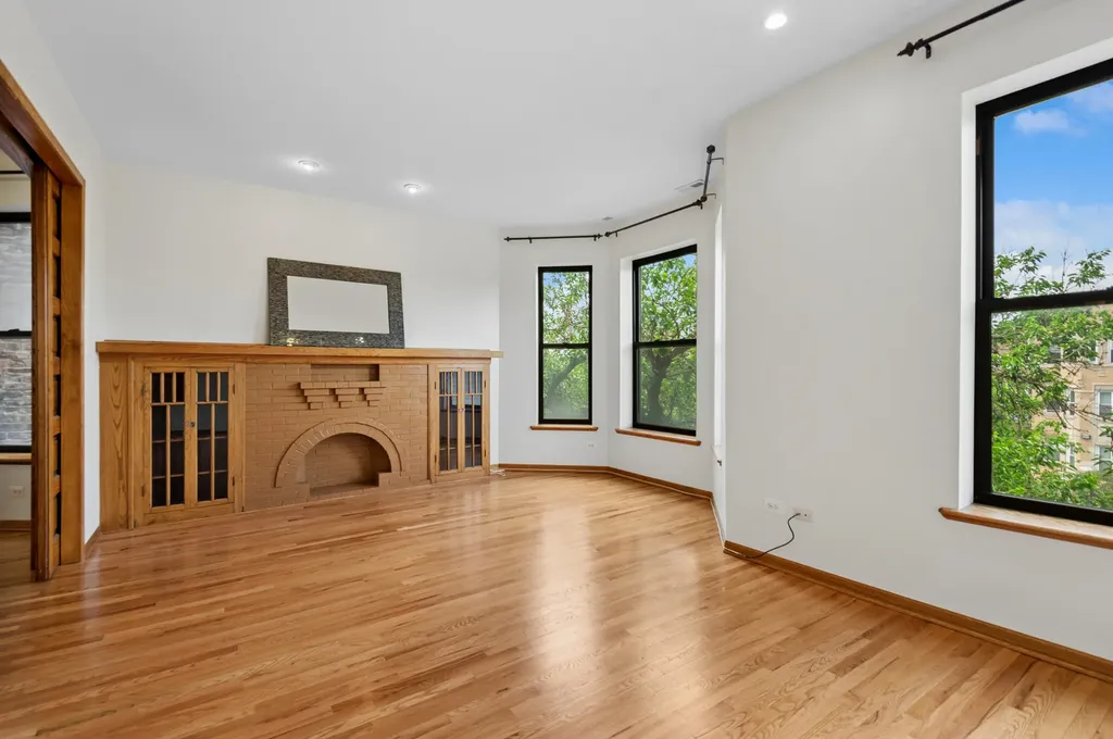 6137 South Kimbark Avenue Chicago IL 60637