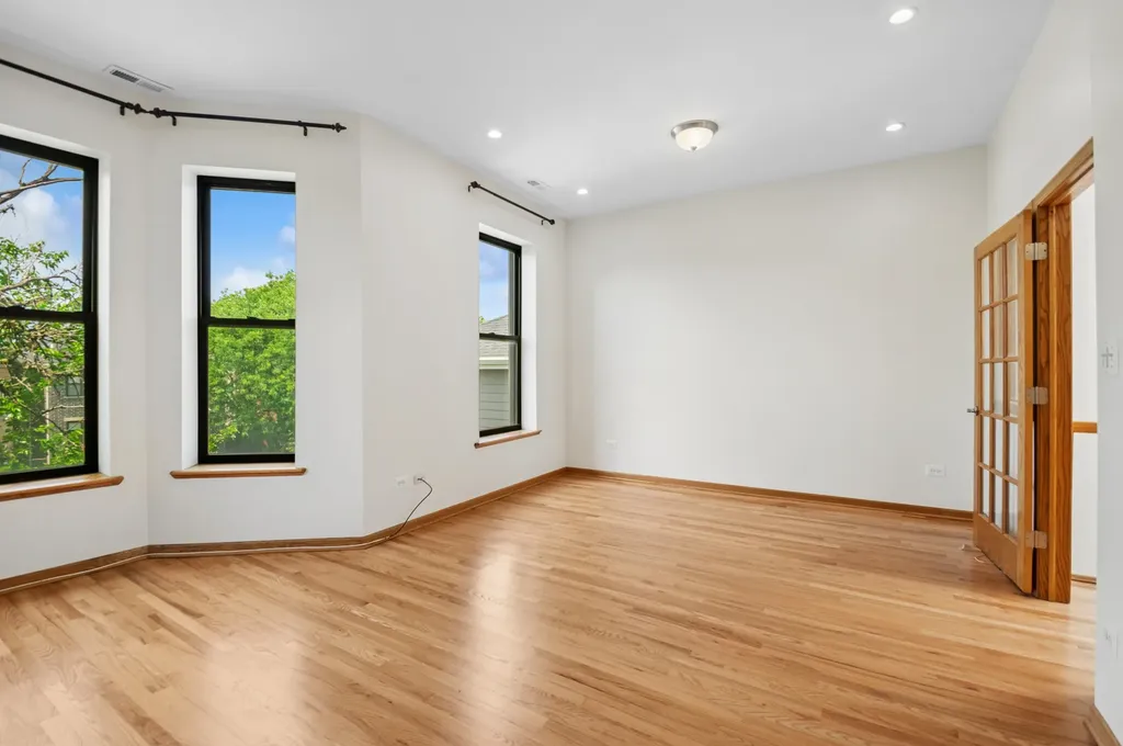 6137 South Kimbark Avenue Chicago IL 60637