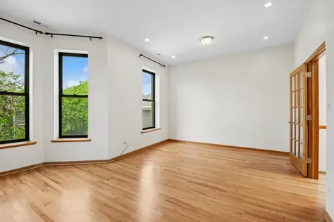 6137 South Kimbark Avenue Chicago IL 60637