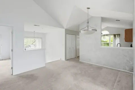 1632 Columbia Circle Bartlett IL 60103