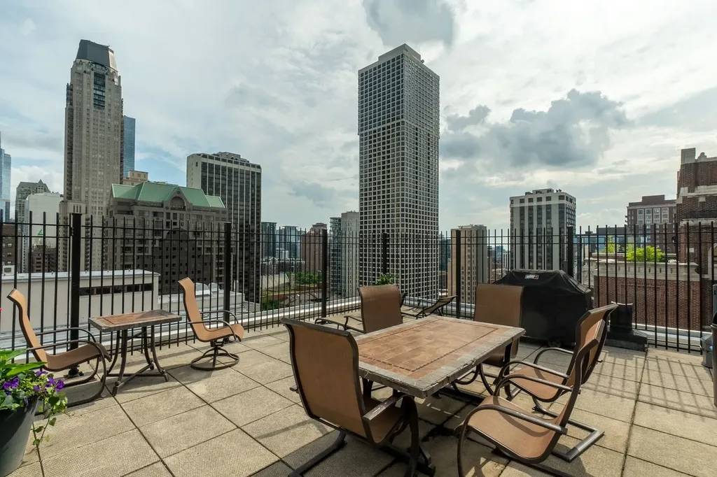 40 East Cedar Street Chicago IL 60611
