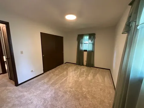 69 Devonshire Circle Elgin IL 60123