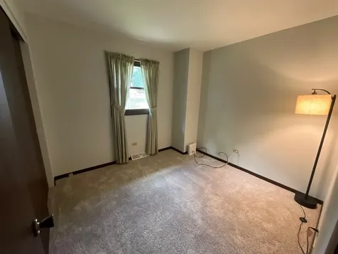 69 Devonshire Circle Elgin IL 60123