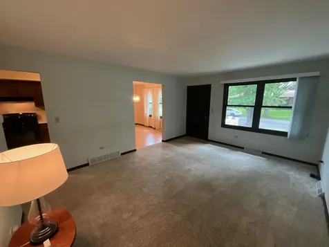 69 Devonshire Circle Elgin IL 60123