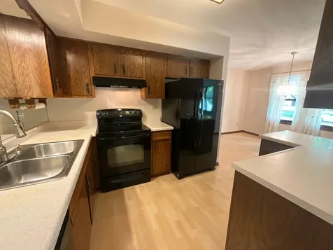 69 Devonshire Circle Elgin IL 60123