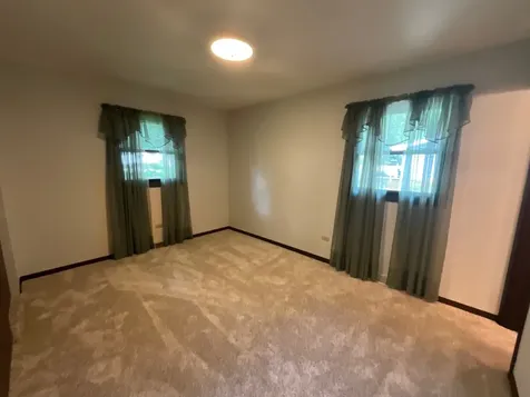 69 Devonshire Circle Elgin IL 60123