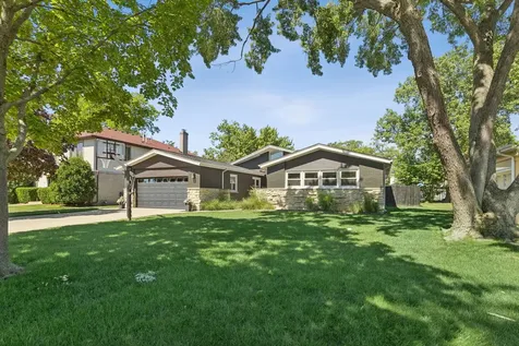 9424 Tripp Avenue Skokie IL 60076