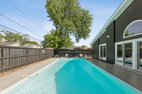 9424 Tripp Avenue Skokie IL 60076