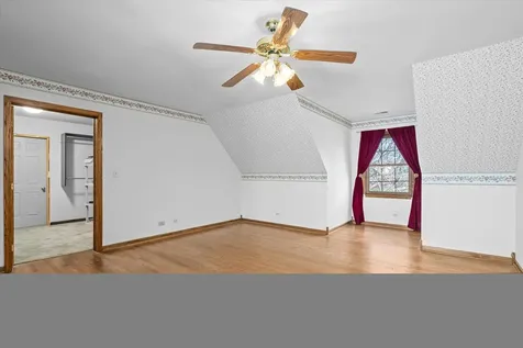 7N242 Whispering Trail St. Charles IL 60175