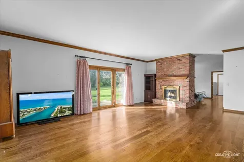 7N242 Whispering Trail St. Charles IL 60175