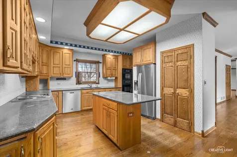 7N242 Whispering Trail St. Charles IL 60175