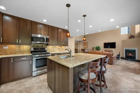 16820 West Serranda Drive Libertyville IL 60048